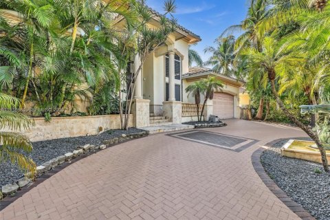 Villa ou maison à vendre à Hollywood, Floride: 5 chambres, 439.89 m2 № 1986276 - photo 3