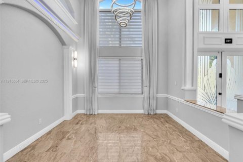 Villa ou maison à vendre à Hollywood, Floride: 5 chambres, 439.89 m2 № 1986276 - photo 25