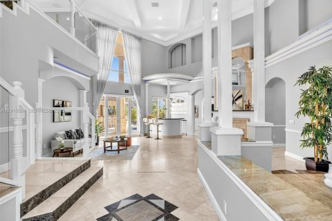 Villa ou maison à vendre à Hollywood, Floride: 5 chambres, 439.89 m2 № 1986276 - photo 17