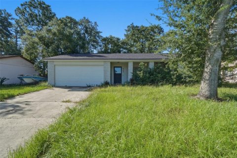 Villa ou maison à Altamonte Springs, Floride 3 chambres, 118.73 m2 № 2412659