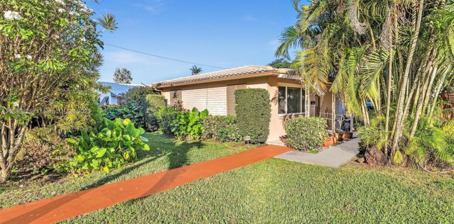 House in Hollywood, Florida 2 bedrooms № 1892942