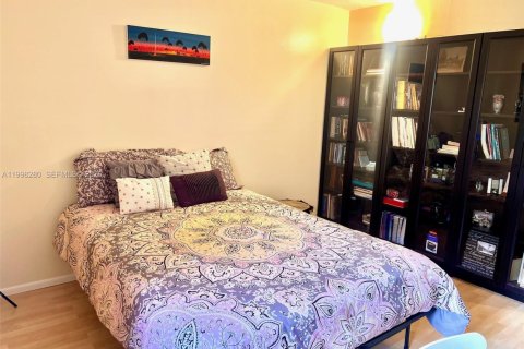 Снять в аренду кондоминиум в Лодердейл-Лейкс, Флорида 2 спальни, 93.83м2, № 2060485 - фото 21