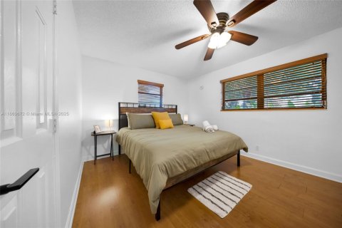 House in Hollywood, Florida 2 bedrooms, 117.43 sq.m. № 1889224 - photo 19