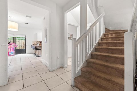 Townhouse in Miami, Florida 3 bedrooms, 154.4 sq.m. № 2005080 - photo 8