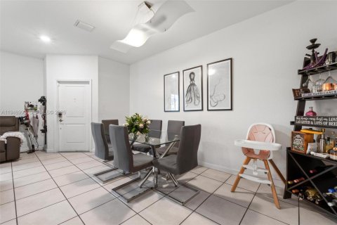 Townhouse in Miami, Florida 3 bedrooms, 154.4 sq.m. № 2005080 - photo 7