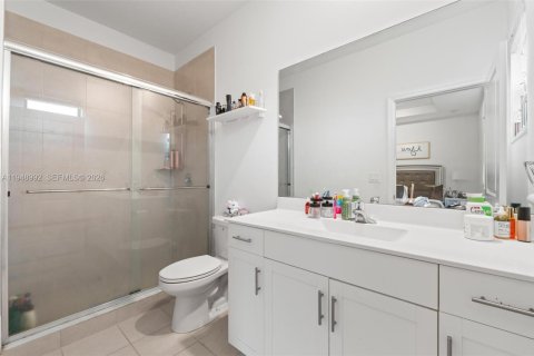 Townhouse in Miami, Florida 3 bedrooms, 154.4 sq.m. № 2005080 - photo 18