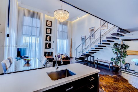 Снять в аренду кондоминиум в Майами-Бич, Флорида 2 спальни, 141.86м2, № 2020999 - фото 2