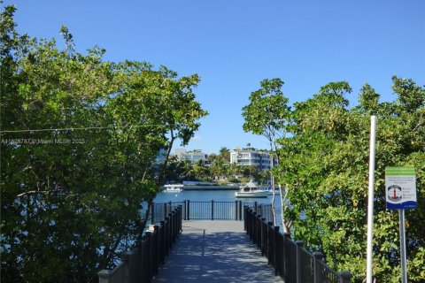 Снять в аренду кондоминиум в Майами-Бич, Флорида 2 спальни, 141.86м2, № 2020999 - фото 24