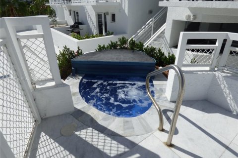 Снять в аренду кондоминиум в Майами-Бич, Флорида 2 спальни, 141.86м2, № 2020999 - фото 19