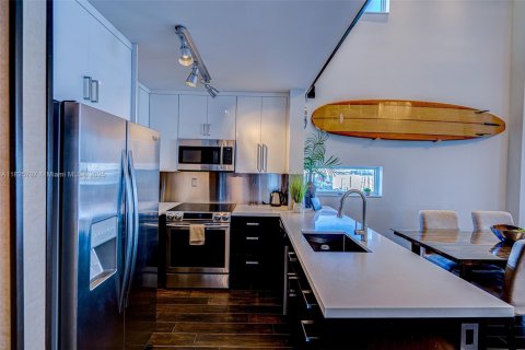 Снять в аренду кондоминиум в Майами-Бич, Флорида 2 спальни, 141.86м2, № 2020999 - фото 4