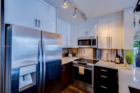 Снять в аренду кондоминиум в Майами-Бич, Флорида 2 спальни, 141.86м2, № 2020999 - фото 7