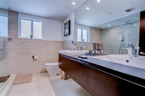 Снять в аренду кондоминиум в Майами-Бич, Флорида 2 спальни, 141.86м2, № 2020999 - фото 12