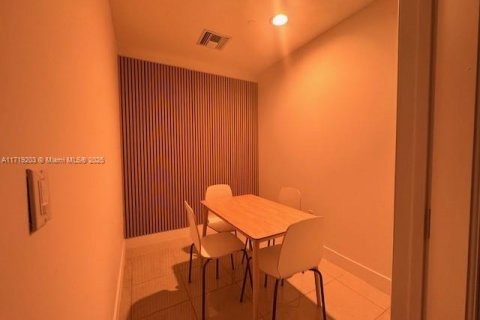 Condo in Miami, Florida, 2 bedrooms  № 1470930 - photo 26