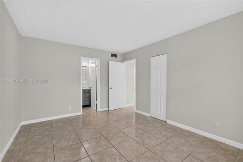 Copropriété à louer à Pompano Beach, Floride: 2 chambres, 87.24 m2 № 2086421 - photo 13