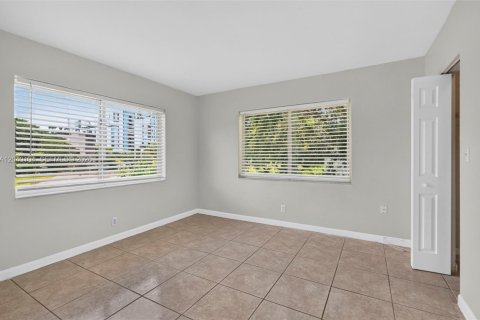 Copropriété à louer à Pompano Beach, Floride: 2 chambres, 87.24 m2 № 2086421 - photo 9