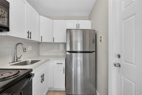 Copropriété à louer à Pompano Beach, Floride: 2 chambres, 87.24 m2 № 2086421 - photo 8