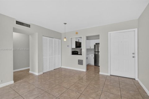 Copropriété à louer à Pompano Beach, Floride: 2 chambres, 87.24 m2 № 2086421 - photo 7