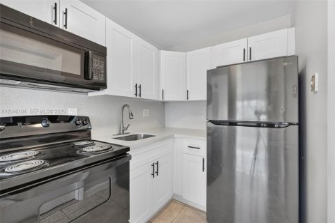 Condo à Pompano Beach, Floride, 2 chambres  № 2086421