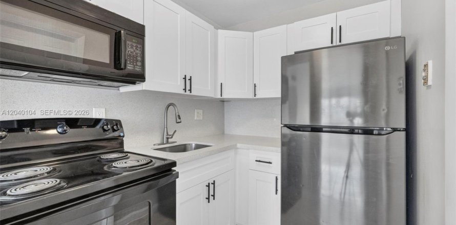 Condo à Pompano Beach, Floride, 2 chambres  № 2086421