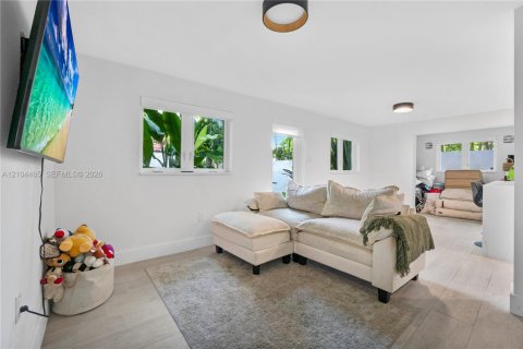 Immobilier commercial à vendre à Miami, Floride: 166.3 m2 № 2411726 - photo 18