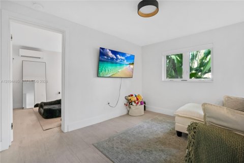 Immobilier commercial à vendre à Miami, Floride: 166.3 m2 № 2411726 - photo 19