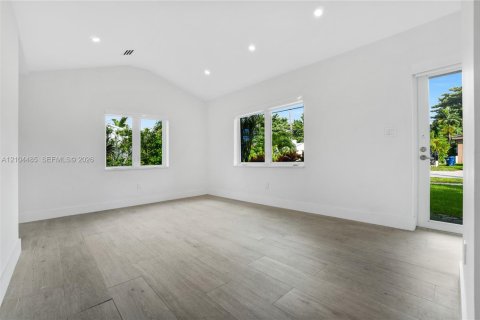 Immobilier commercial à vendre à Miami, Floride: 166.3 m2 № 2411726 - photo 10