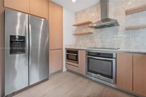 Immobilier commercial à vendre à Miami, Floride: 166.3 m2 № 2411726 - photo 6