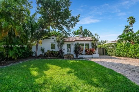 Immobilier commercial à Miami, Floride 166.3 m2 № 2411726