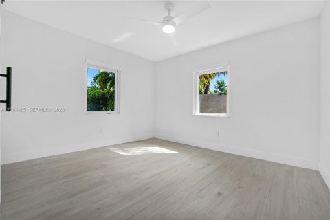 Immobilier commercial à vendre à Miami, Floride: 166.3 m2 № 2411726 - photo 12