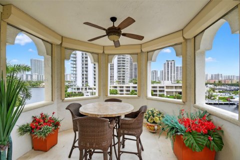 Copropriété à vendre à Aventura, Floride: 3 chambres, 293.57 m2 № 1783750 - photo 16