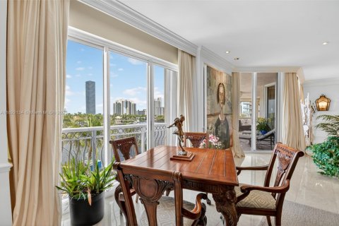 Copropriété à vendre à Aventura, Floride: 3 chambres, 293.57 m2 № 1783750 - photo 9