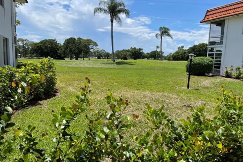 Condominio en alquiler en Stuart, Florida, 1 dormitorio, 74.32 m2 № 2077348 - foto 2