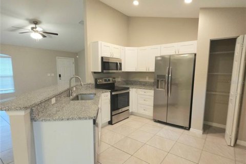 Villa ou maison à louer à Ocala, Floride: 3 chambres, 119.57 m2 № 2423860 - photo 3