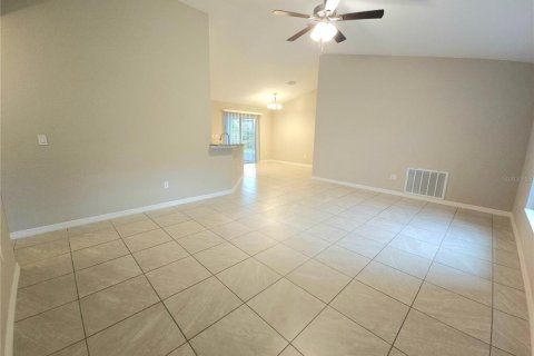 Villa ou maison à louer à Ocala, Floride: 3 chambres, 119.57 m2 № 2423860 - photo 5