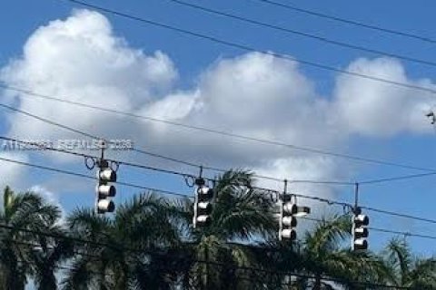 Кондоминиум с 2 спальнями в Пемброк-Пайнс, Флорида № 2043507