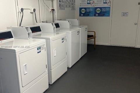 Купить кондоминиум в Пемброк-Пайнс, Флорида 2 спальни, 96.99м2, № 2043507 - фото 25