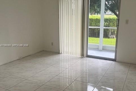 Купить кондоминиум в Пемброк-Пайнс, Флорида 2 спальни, 96.99м2, № 2043507 - фото 21