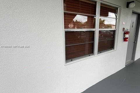 Купить кондоминиум в Пемброк-Пайнс, Флорида 2 спальни, 96.99м2, № 2043507 - фото 30