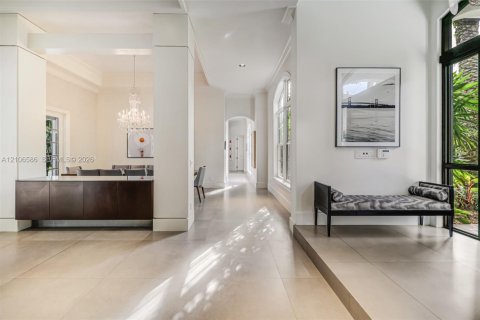 House in Pinecrest, Florida 6 bedrooms, 544.41 sq.m. № 2421243 - photo 6