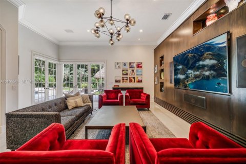 House in Pinecrest, Florida 6 bedrooms, 544.41 sq.m. № 2421243 - photo 16
