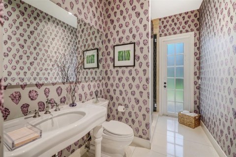House in Pinecrest, Florida 6 bedrooms, 544.41 sq.m. № 2421243 - photo 30