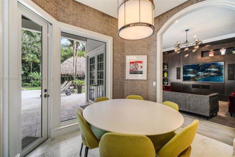 House in Pinecrest, Florida 6 bedrooms, 544.41 sq.m. № 2421243 - photo 13