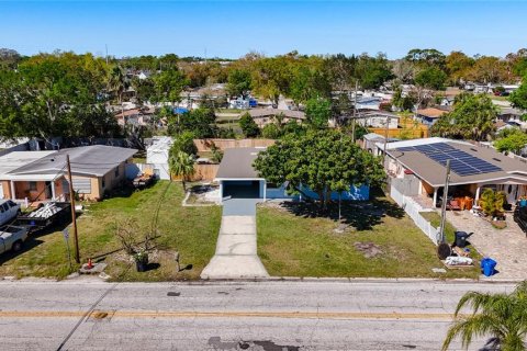 House in Tampa, Florida 3 bedrooms, 163.04 sq.m. № 1557895 - photo 6