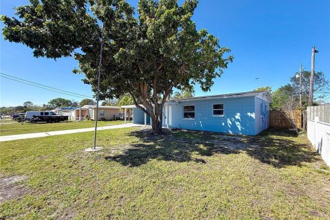 House in Tampa, Florida 3 bedrooms, 163.04 sq.m. № 1557895 - photo 5