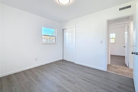 House in Tampa, Florida 3 bedrooms, 163.04 sq.m. № 1557895 - photo 29