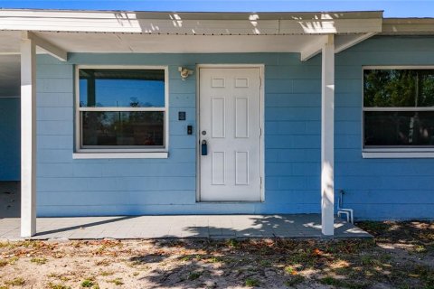 House in Tampa, Florida 3 bedrooms, 163.04 sq.m. № 1557895 - photo 4