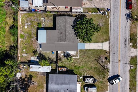 House in Tampa, Florida 3 bedrooms, 163.04 sq.m. № 1557895 - photo 7