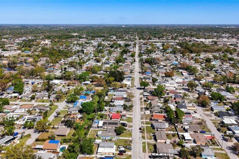 House in Tampa, Florida 3 bedrooms, 163.04 sq.m. № 1557895 - photo 9