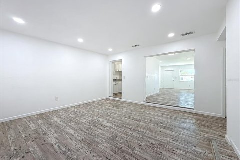 House in Tampa, Florida 3 bedrooms, 163.04 sq.m. № 1557895 - photo 26