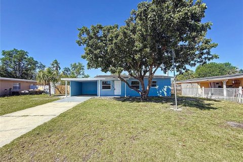 House in Tampa, Florida 3 bedrooms, 163.04 sq.m. № 1557895 - photo 1